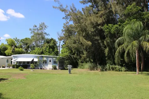 6 Angelita Port St Lucie FL 34952