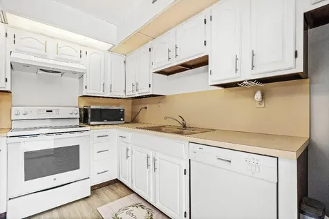 9 Atrium Circle Atlantis FL 33462