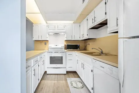 9 Atrium Circle Atlantis FL 33462