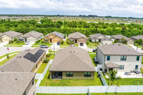 5306 Entertainment Way Fort Pierce FL 34947