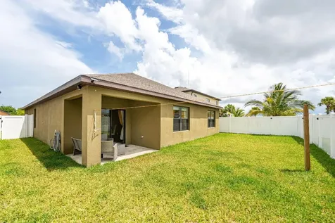 5306 Entertainment Way Fort Pierce FL 34947