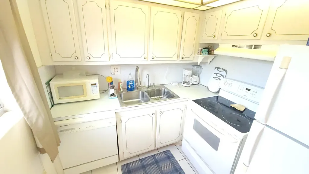 147 Bedford F West Palm Beach FL 33417