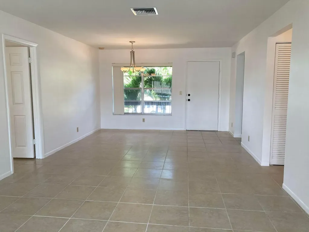 13777 Via Aurora Delray Beach FL 33484