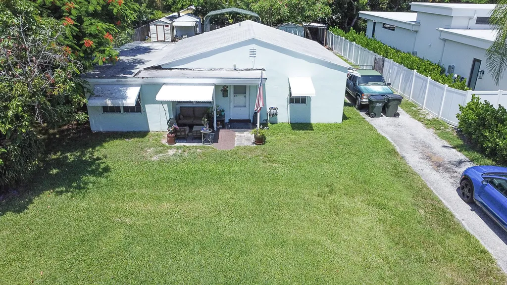 243 NE 14th Street Delray Beach FL 33444