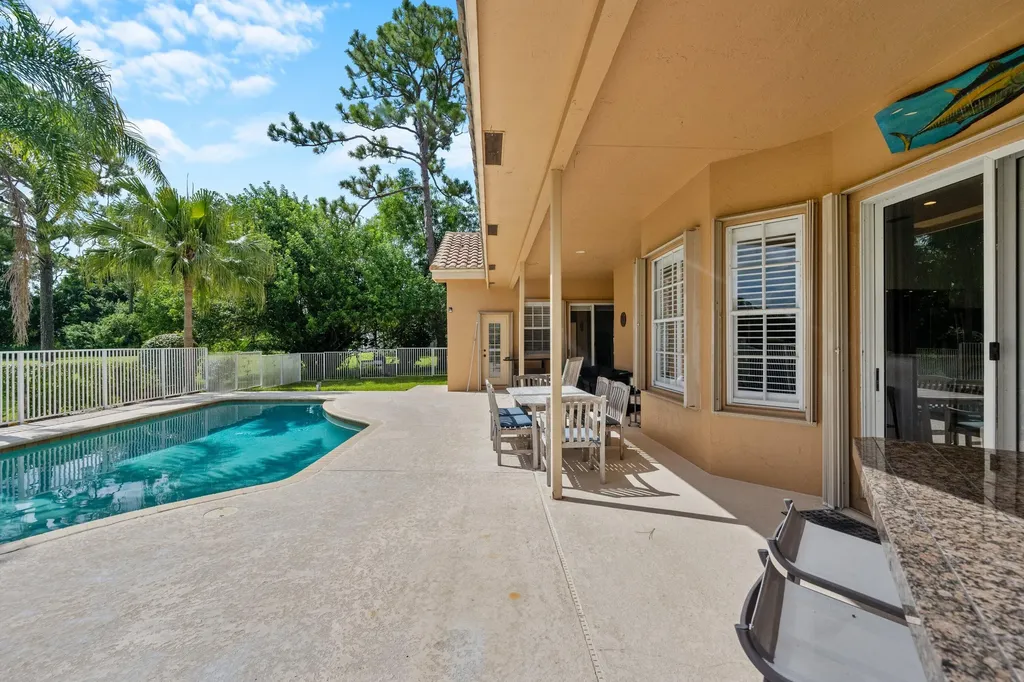 8738 Marlamoor Lane Palm Beach Gardens FL 33412