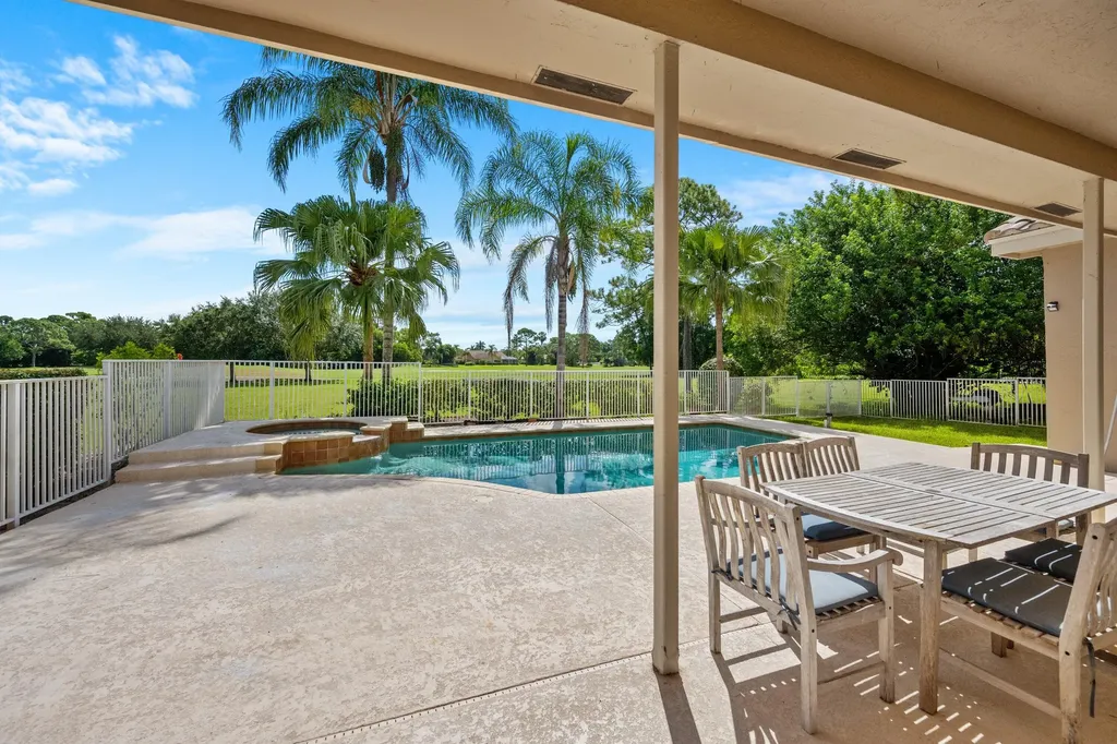 8738 Marlamoor Lane Palm Beach Gardens FL 33412