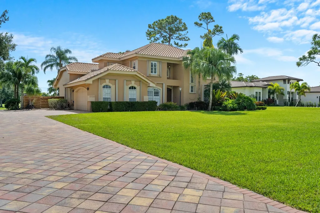 8738 Marlamoor Lane Palm Beach Gardens FL 33412