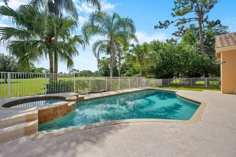 8738 Marlamoor Lane Palm Beach Gardens FL 33412