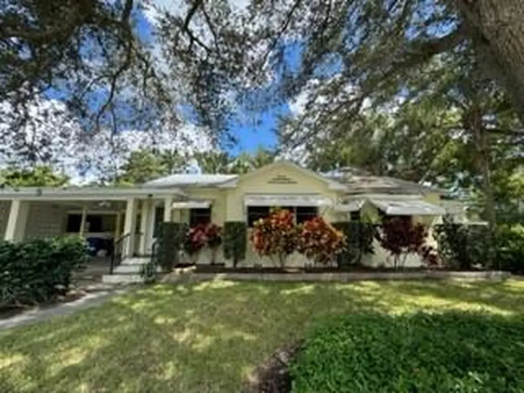 2006 Nevarra Avenue Vero Beach FL 32960