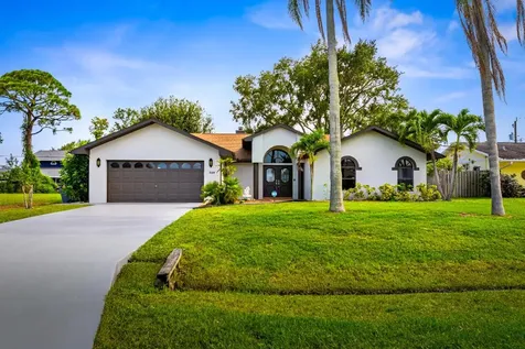 326 NE Genesee Avenue Port St Lucie FL 34983