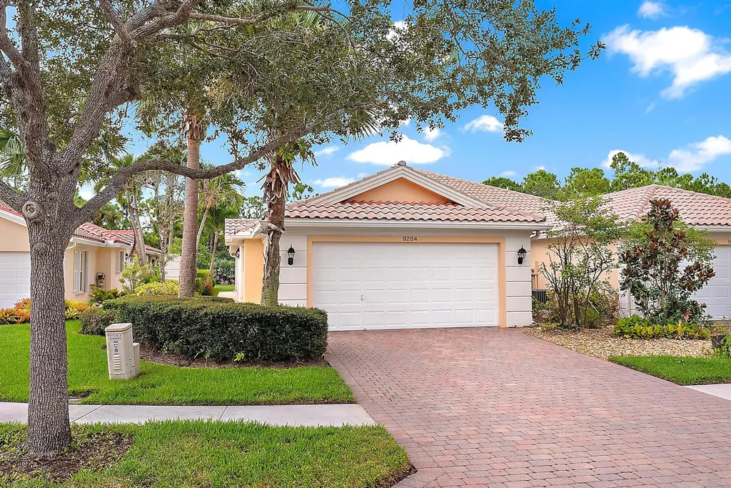 9284 SE Hawks Nest Court Hobe Sound FL 33455
