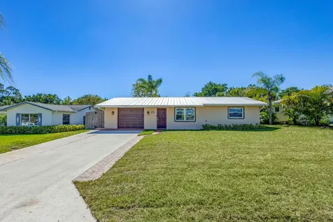 8714 SE Jardin Street Hobe Sound FL 33455