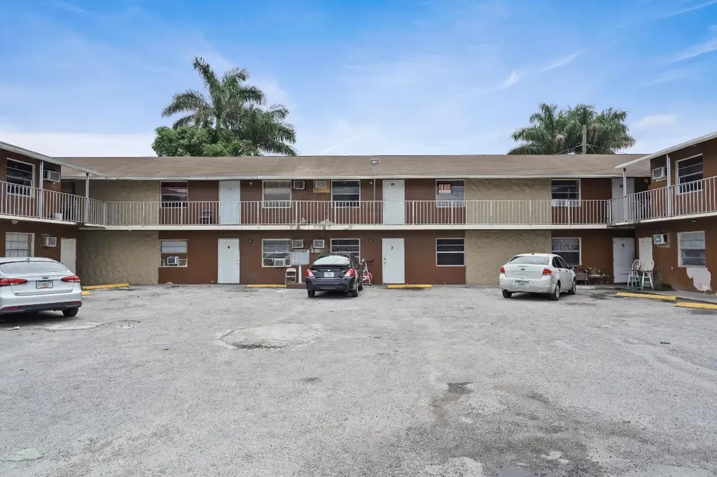 241 NW 11th 1 Street Belle Glade FL 33430