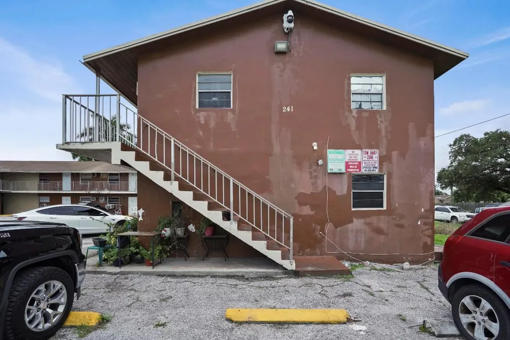241 NW 11th 1 Street Belle Glade FL 33430