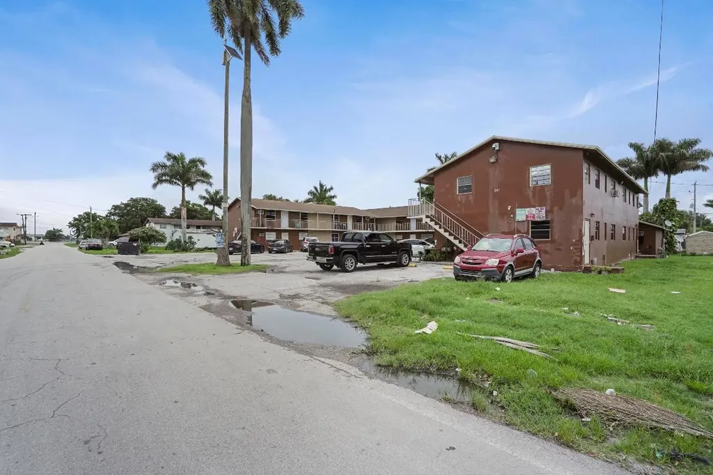 241 NW 11th 1 Street Belle Glade FL 33430