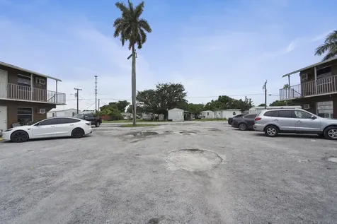 241 NW 11th 1 Street Belle Glade FL 33430