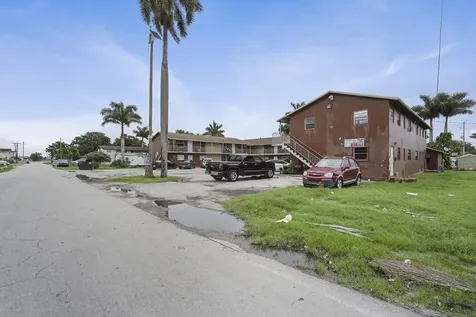 241 NW 11th 1 Street Belle Glade FL 33430
