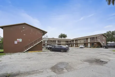 241 NW 11th 1 Street Belle Glade FL 33430