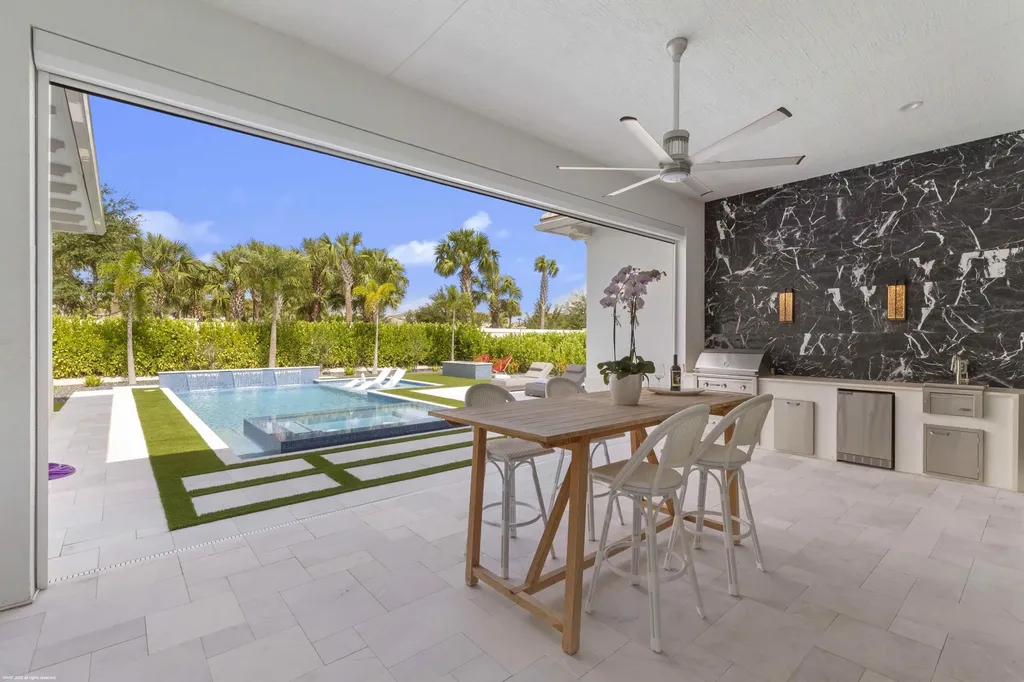 9372 Coral Isle Circle Palm Beach Gardens FL 33412