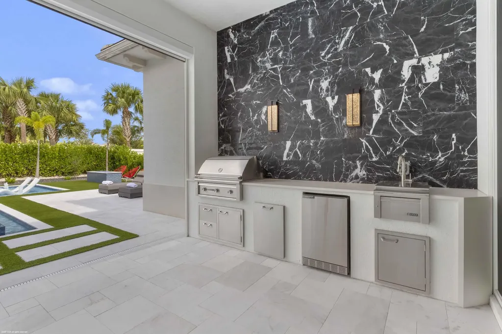 9372 Coral Isle Circle Palm Beach Gardens FL 33412