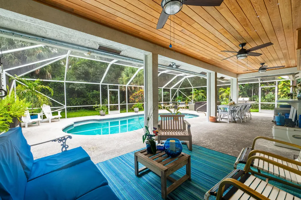 15884 North Road Loxahatchee Groves FL 33470