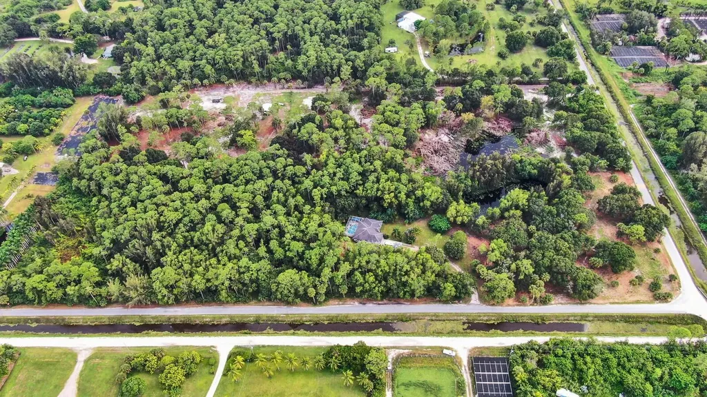 15884 North Road Loxahatchee Groves FL 33470