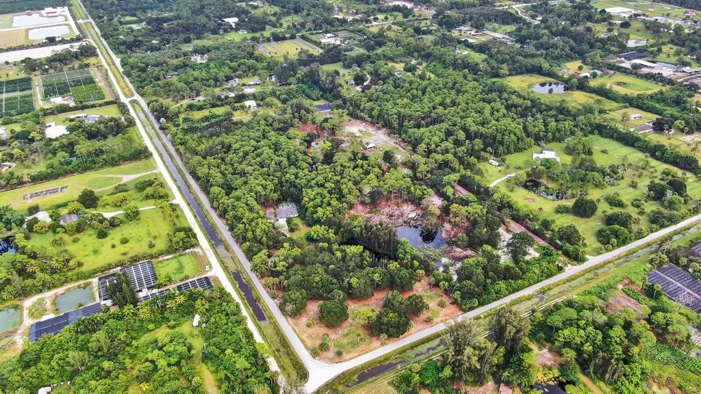 15884 North Road Loxahatchee Groves FL 33470