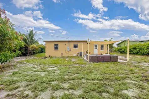 1136 W 7th Street Riviera Beach FL 33404