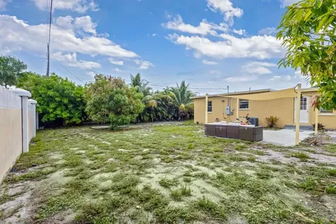 1136 W 7th Street Riviera Beach FL 33404