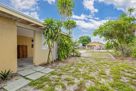 1136 W 7th Street Riviera Beach FL 33404