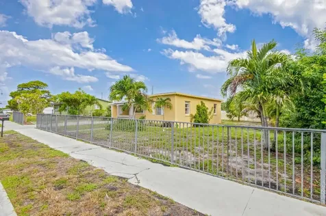 1136 W 7th Street Riviera Beach FL 33404