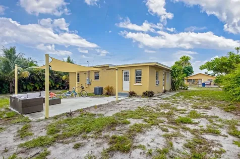 1136 W 7th Street Riviera Beach FL 33404