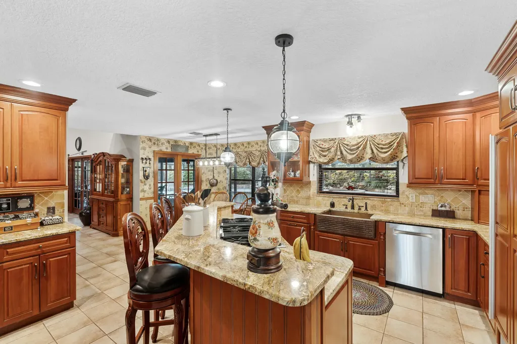 5371 Cougars Prowl Lake Worth FL 33449