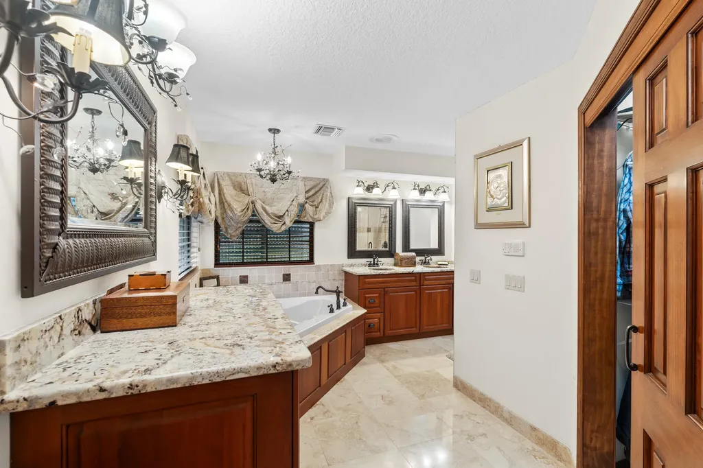 5371 Cougars Prowl Lake Worth FL 33449
