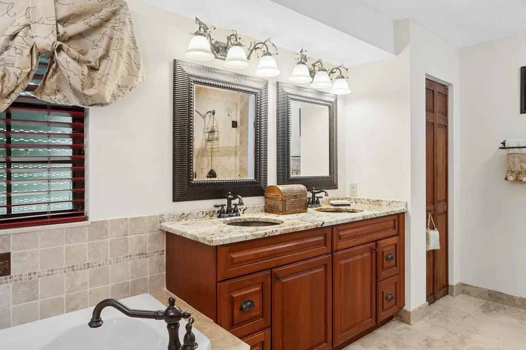 5371 Cougars Prowl Lake Worth FL 33449