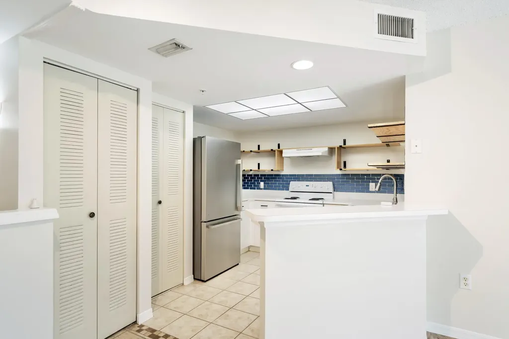 4187 N Haverhill Road West Palm Beach FL 33417