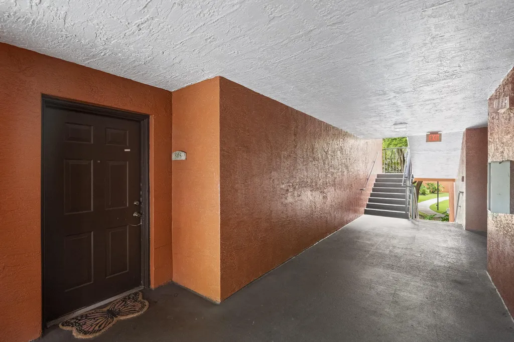 4187 N Haverhill Road West Palm Beach FL 33417