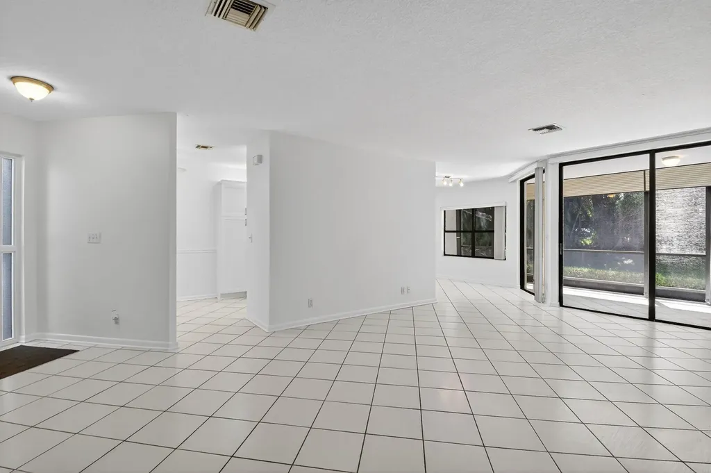 5382 Venetia Court Boynton Beach FL 33437
