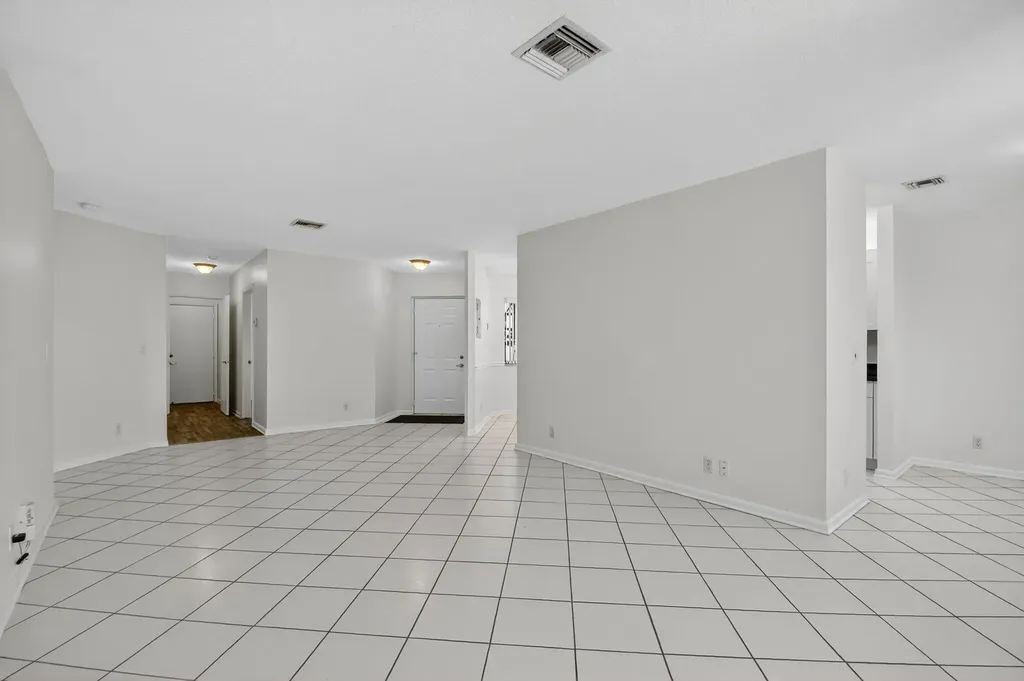 5382 Venetia Court Boynton Beach FL 33437