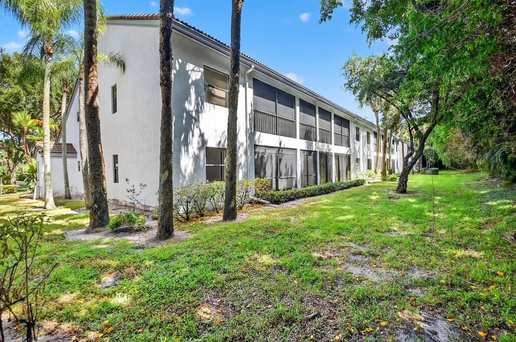 5382 Venetia Court Boynton Beach FL 33437