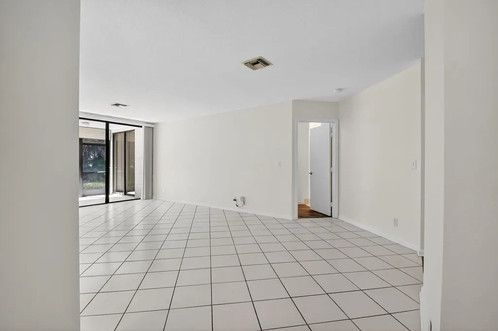 5382 Venetia Court Boynton Beach FL 33437