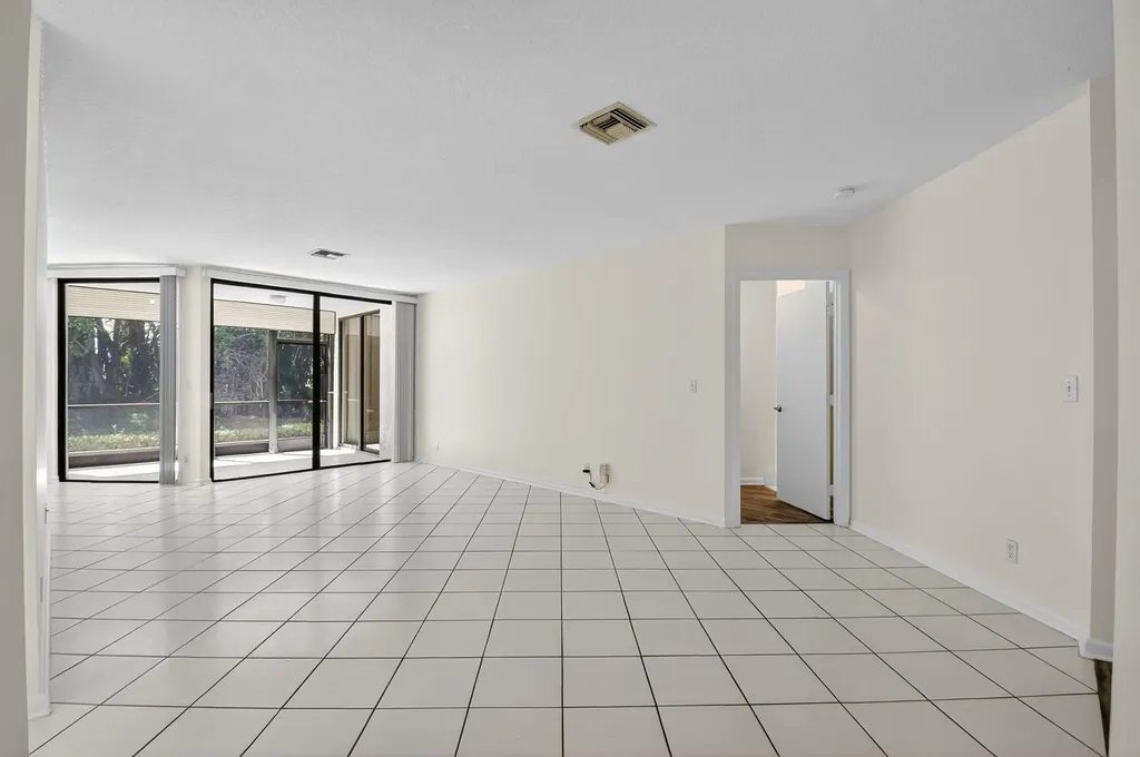 5382 Venetia Court Boynton Beach FL 33437