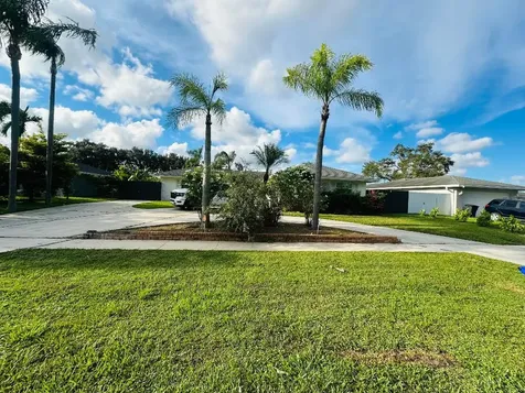 1485 Woodcrest Road N West Palm Beach FL 33417