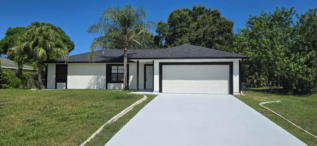 2955 SW Varsity Lane Port St Lucie FL 34953