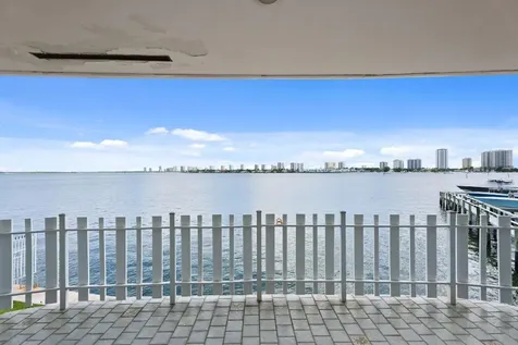 371 Wilma Circle Riviera Beach FL 33404