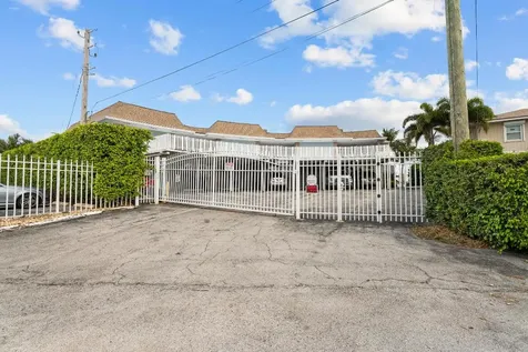 371 Wilma Circle Riviera Beach FL 33404