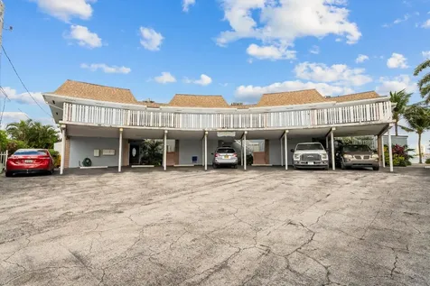 371 Wilma Circle Riviera Beach FL 33404