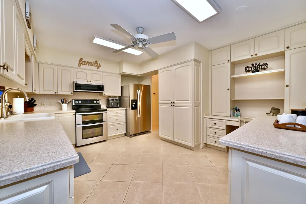 129 Alhambra Place West Palm Beach FL 33405