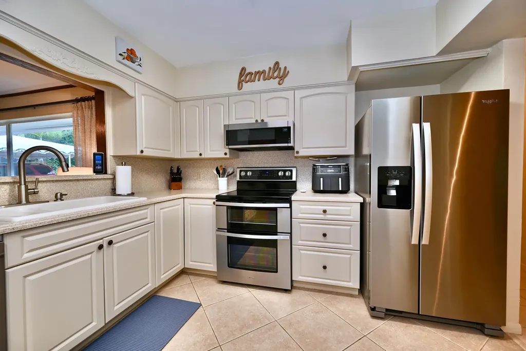 129 Alhambra Place West Palm Beach FL 33405