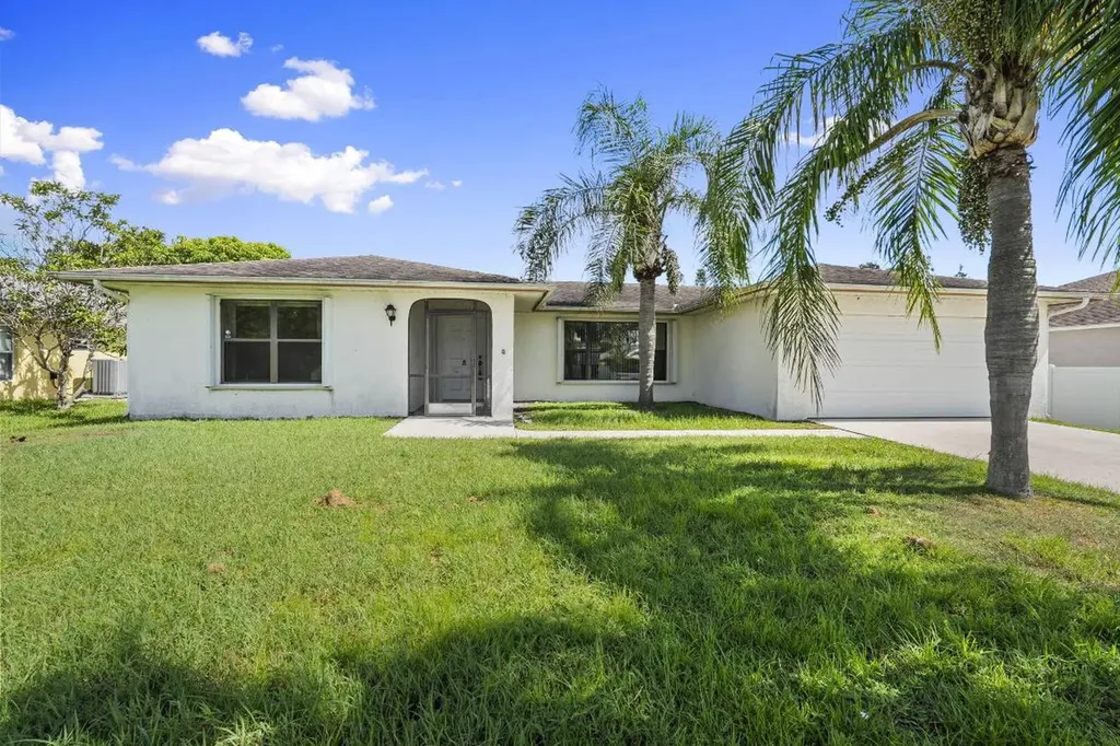 5208 NW Edgarton Terrace Port St Lucie FL 34983